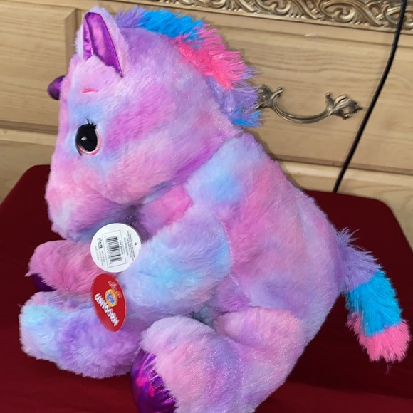 Beautiful multi-colored unicorn - Picture 2 of 6